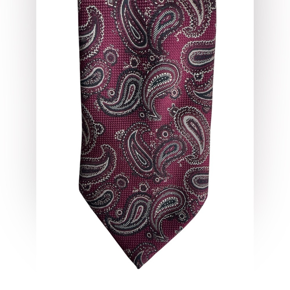 Paisley Tie in Burgundy and Black